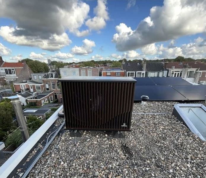 warmtepomp op een plat dak